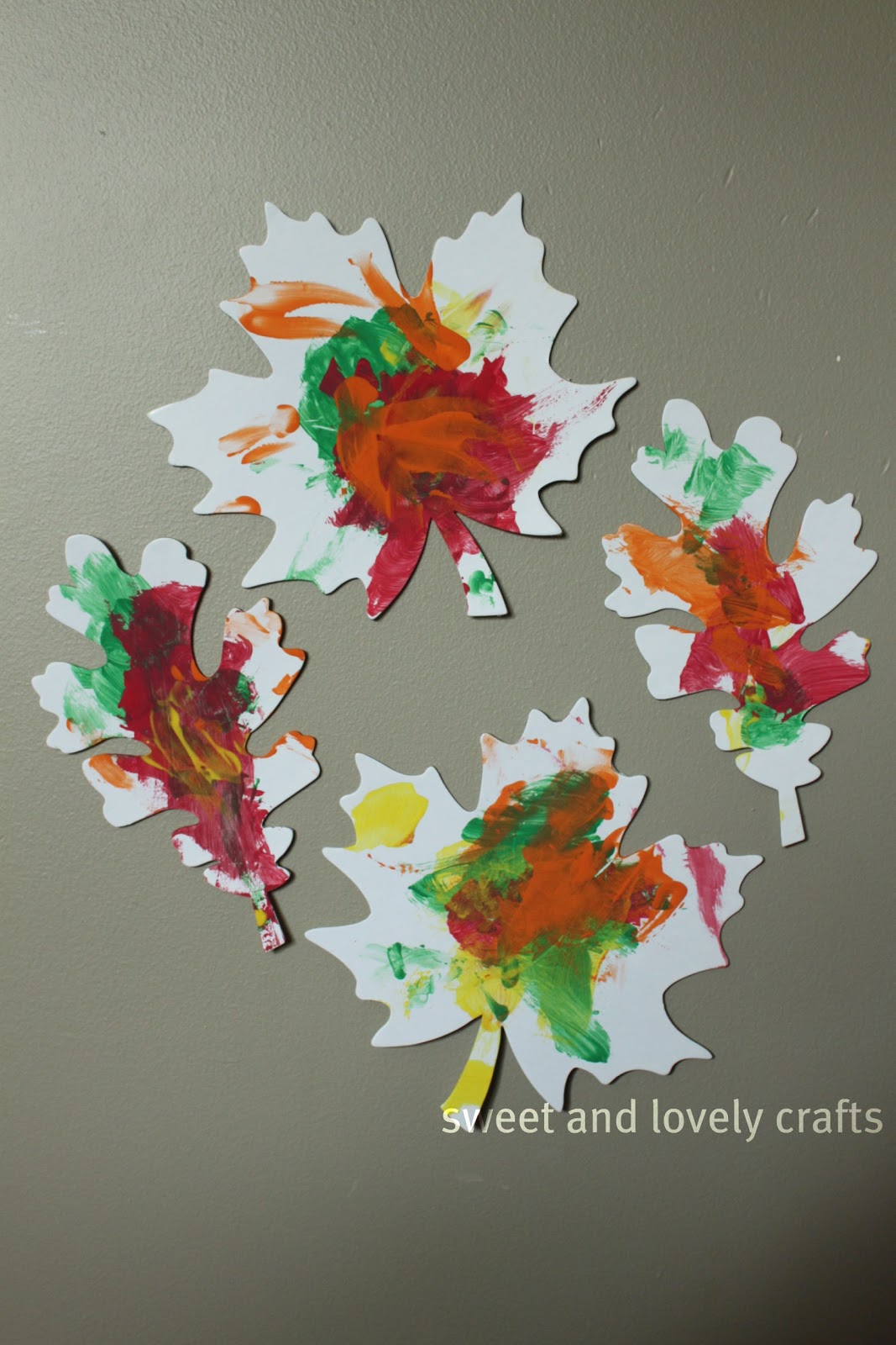 sweet and lovely crafts: Painted leaves