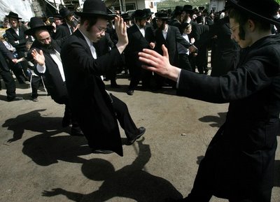 [jews+dancing.jpg]