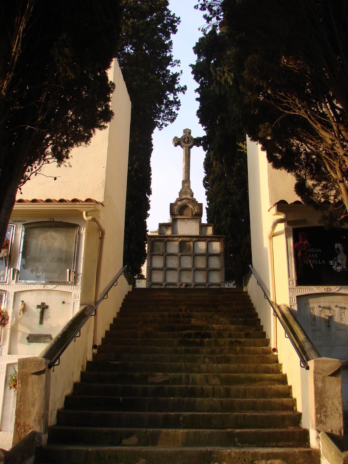 [Cementiri+de+Monistrol+de+Montserrat+(4).JPG]