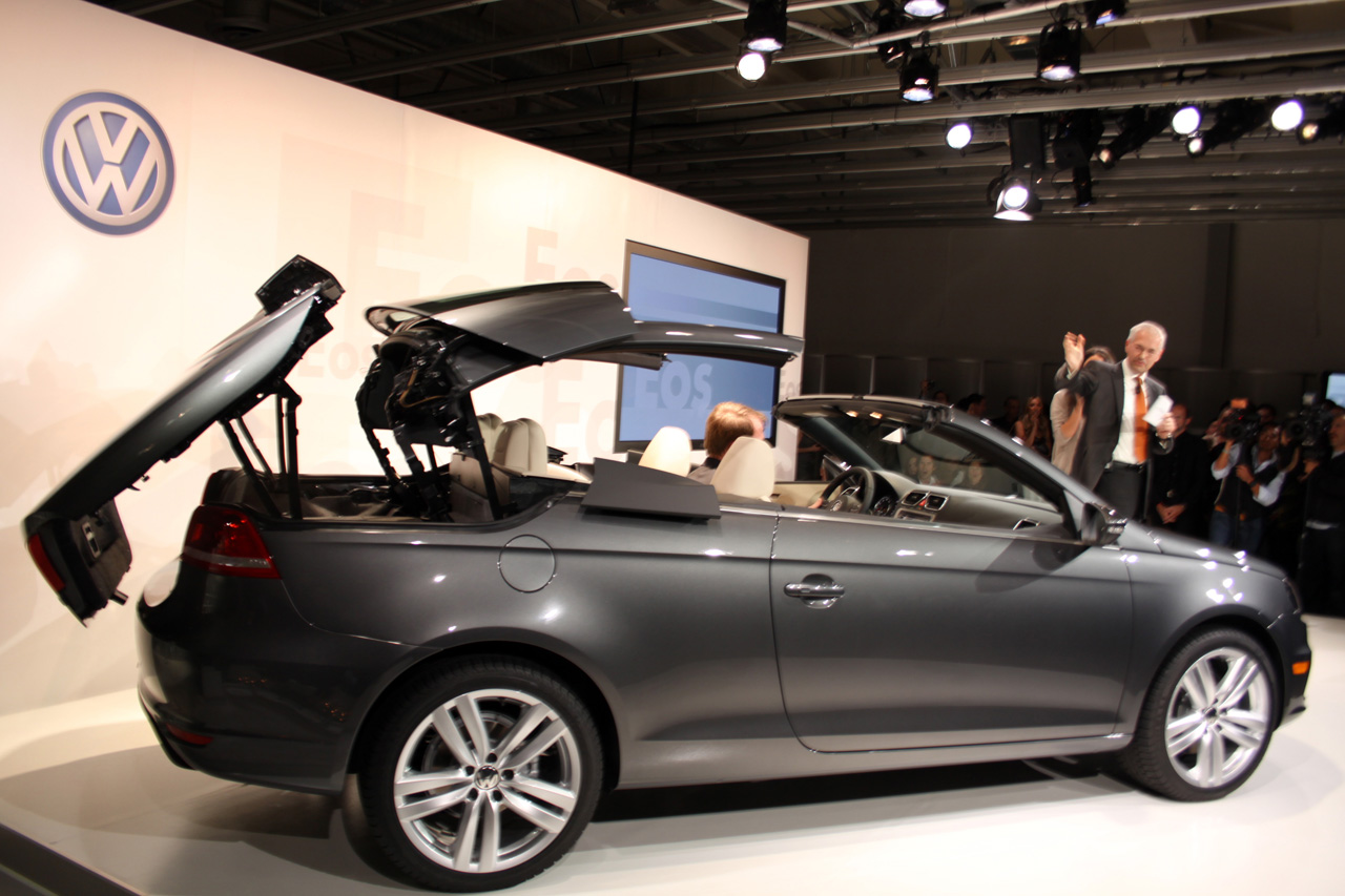 Garage Car Los Angeles 2010 Volkswagen presents a model 2012 of Eos live