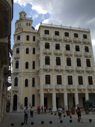 Près de la place St François