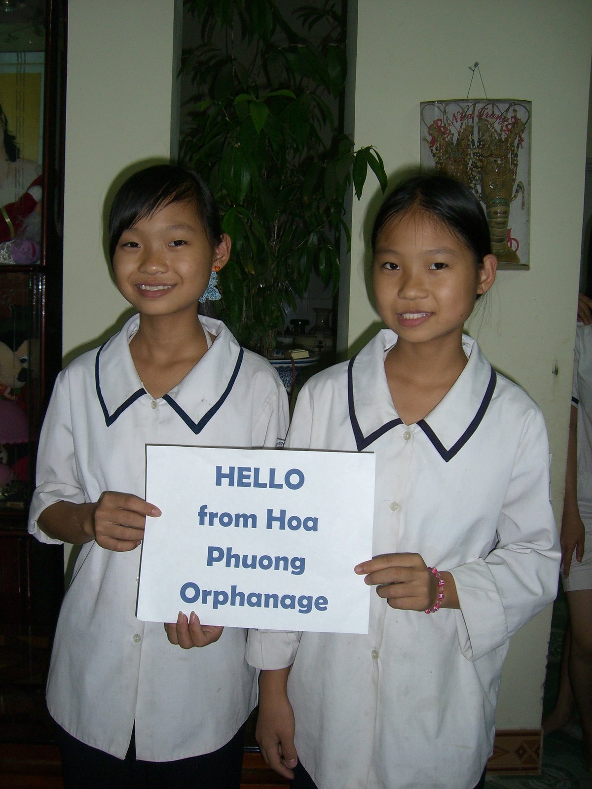 [Thai+and+Thuy.JPG]