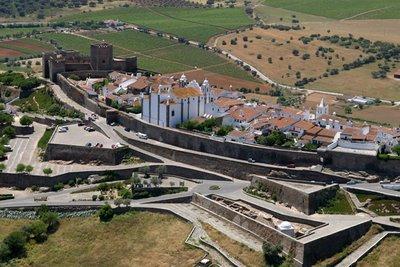 [Vila+medieval+de+Monsaraz+(3)[1].JPG]