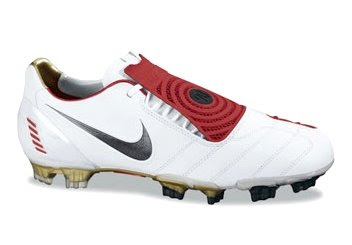 rio ferdinand's nike total 90s football boots