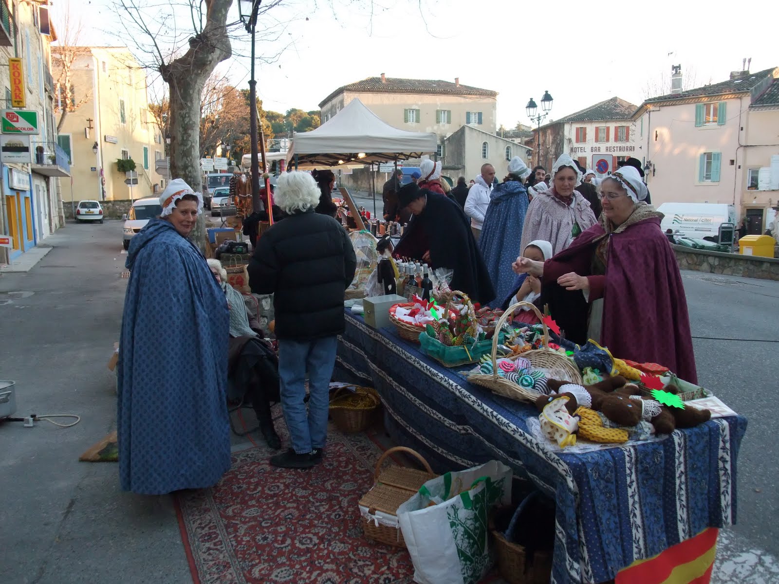 Lou Galoubet: le marché de Noël à Lambesc
