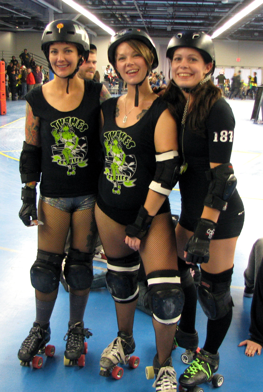 Material and non material roller derby sociology p3 2012