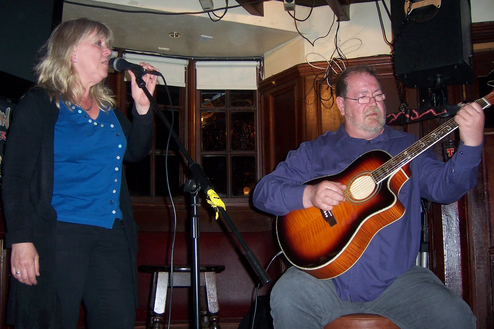 Glasgow Open Mic Nights: May 2010