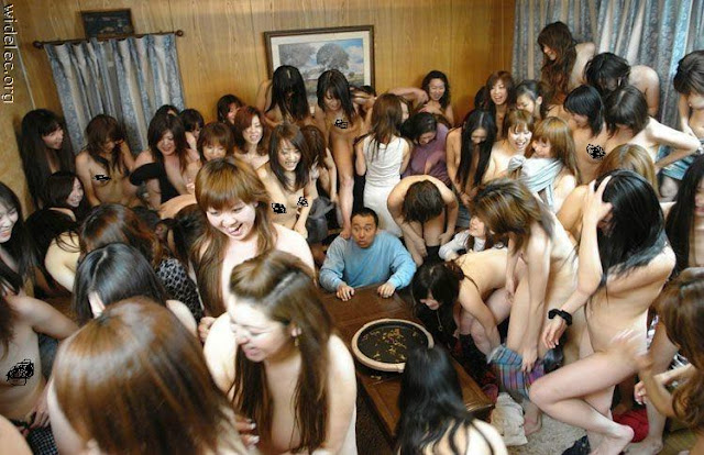 Kelakuan Aneh Wanita di Jepang