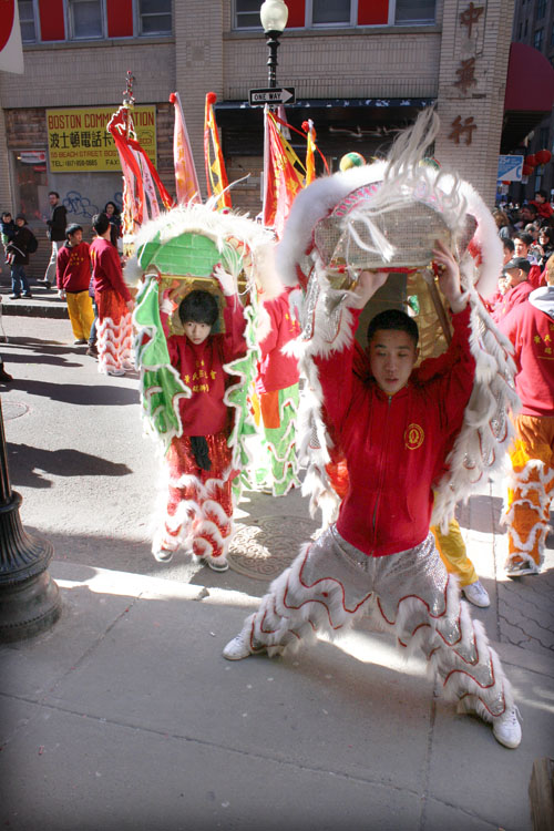 [liondancers2_lo.jpg]