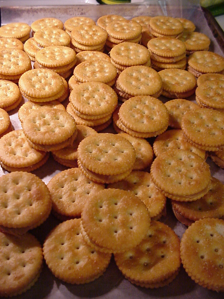 COUNTRY WHISPERS Chocolate Covered Ritz Cracker Treats