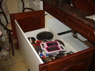 Diseños: Cajonera bajo mesada, reemplazando estantes con corredera