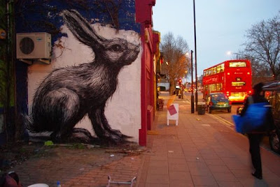 https://4.bp.blogspot.com/_3zM9KoRoBws/TAa7Jm1xRCI/AAAAAAAAAV0/JZYRM70gLq8/s400/animal_street_graffiti_29.jpg