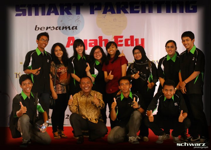 Anak-anak SMA di Pontianak Menyelenggarakan program Parenting, Langka, Dahsyat !!!!