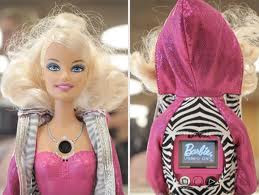 Jesús te dice: Alerta! Pedófilos usarían Barbie para porno infantil