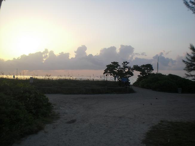 [beach2.jpg]