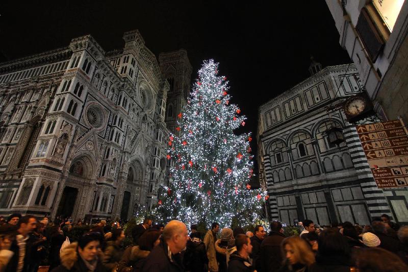 Si accendono le luci a Firenze per il Natale 2010 - GIROVAGATE - IDEE