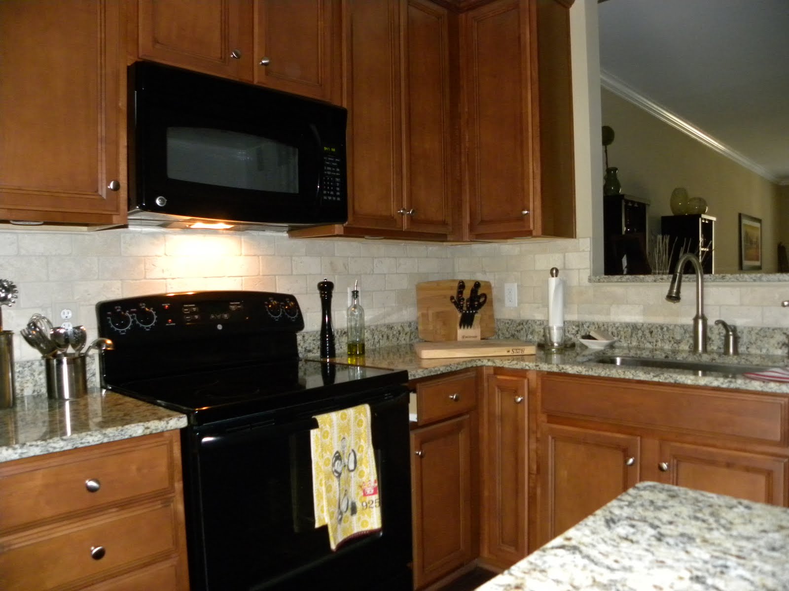 Leanne in Wonderland DIY Backsplash