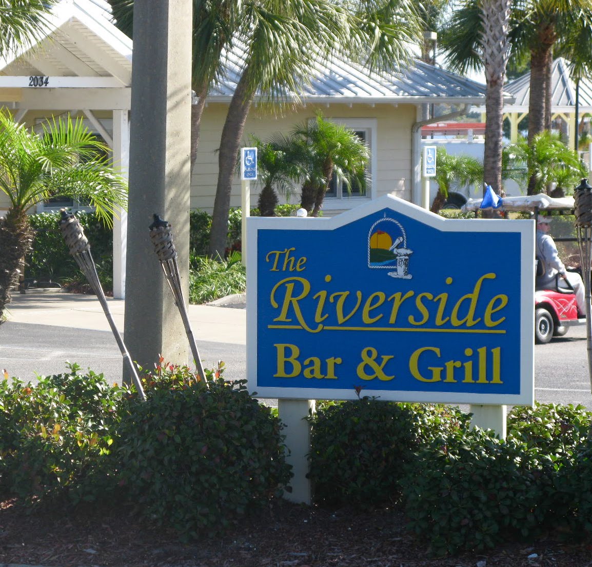 Table Scraps Riverside Bar & Grille