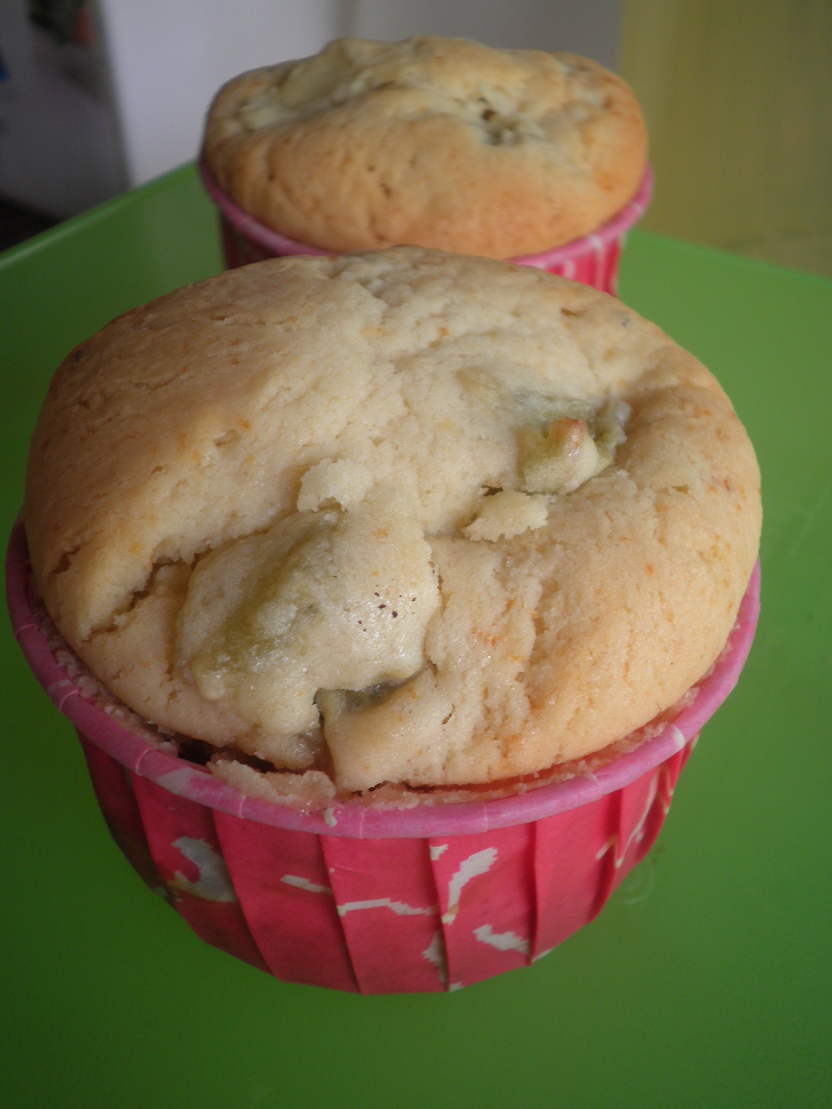 Cooking Time: KIWI MUFFINS