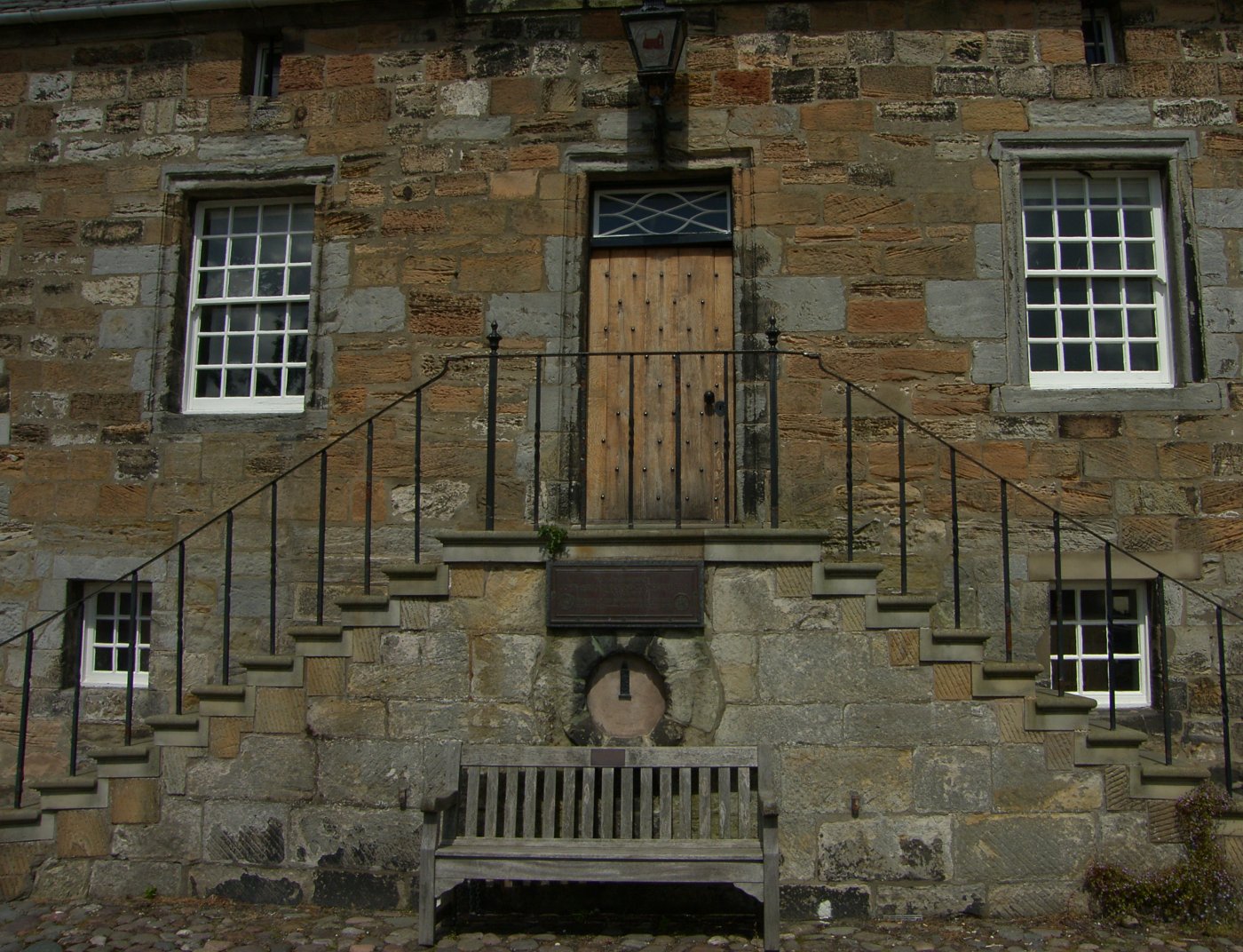 [May+Photograph+Entrance+Culross+Town+House+Scotland.jpg]