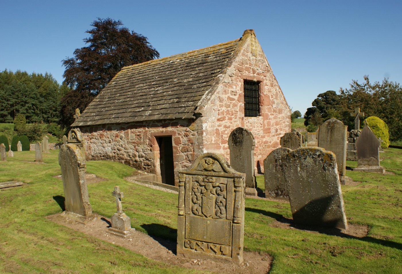 [Photograph+Lindsay+Burial+Aisle+Scotland.jpg]