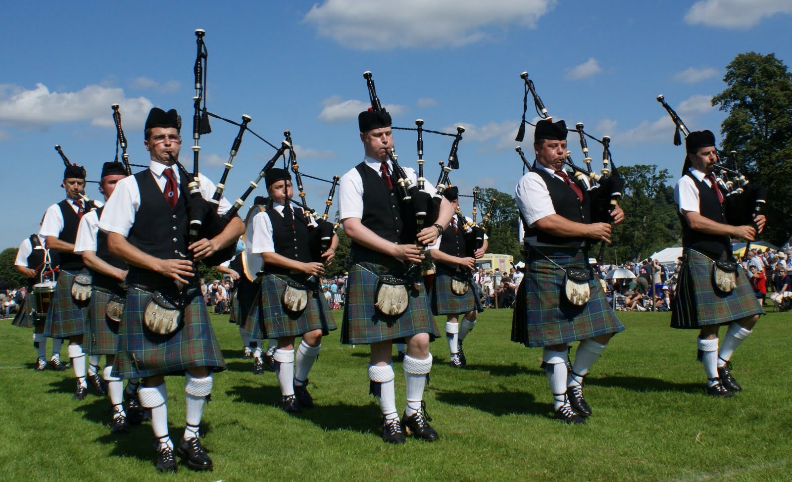 pipe band tours