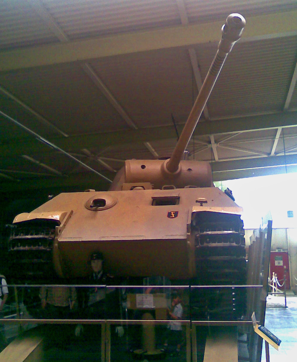 [Afb061+Tiger+tank.jpg]