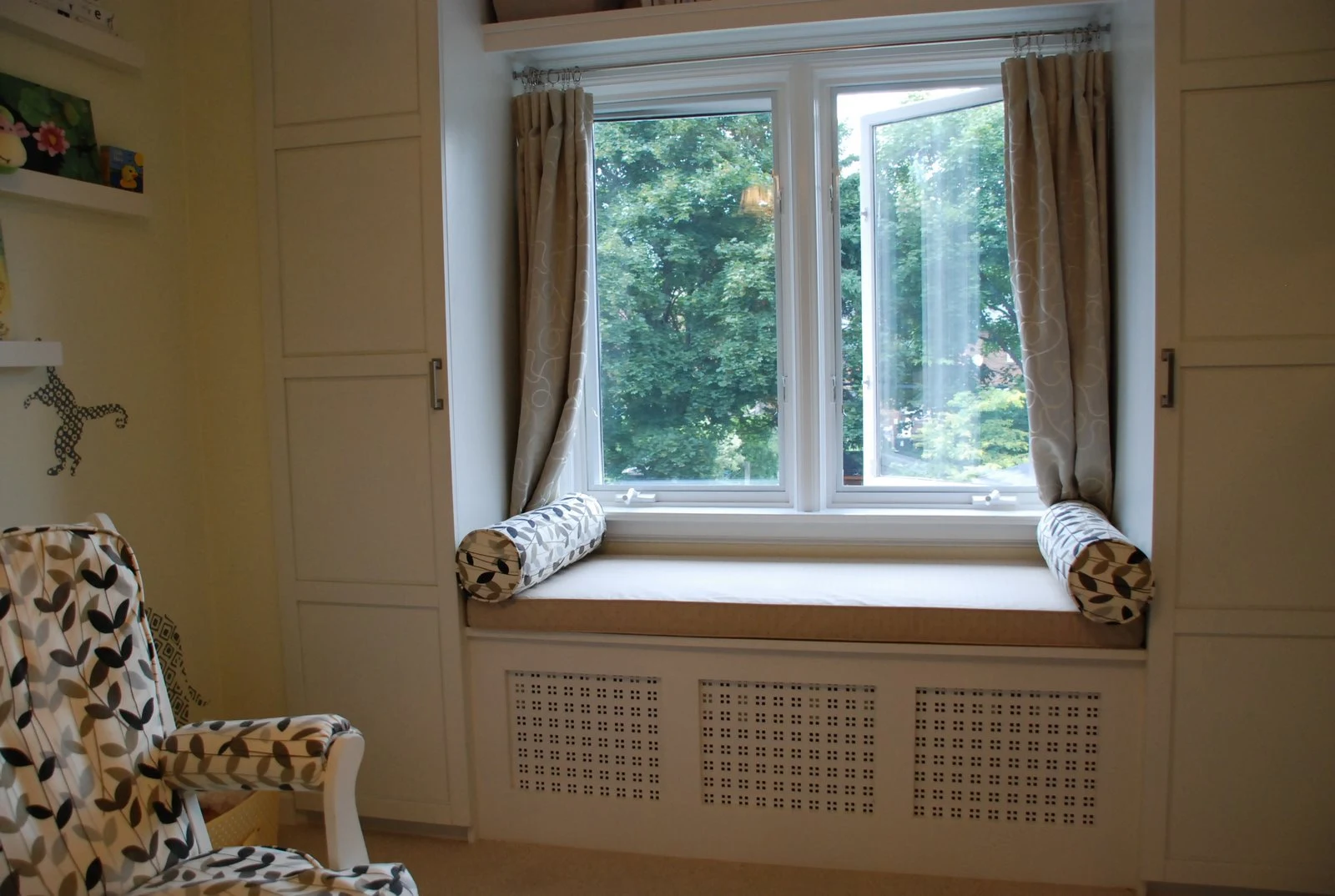 window bench seat, bench seat over radiator, ikea window seat