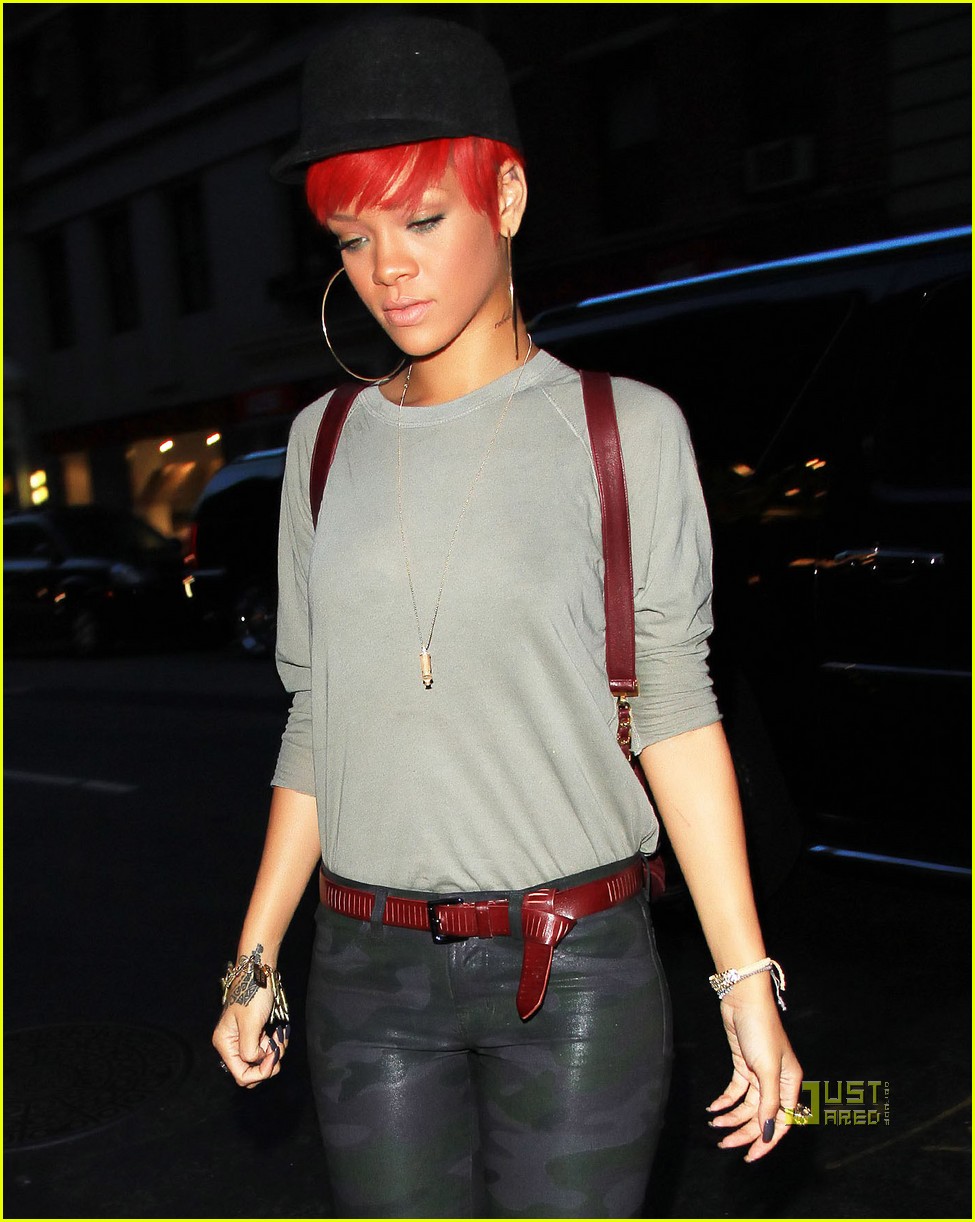 Rihanna as seen in Shashi bracelets!!