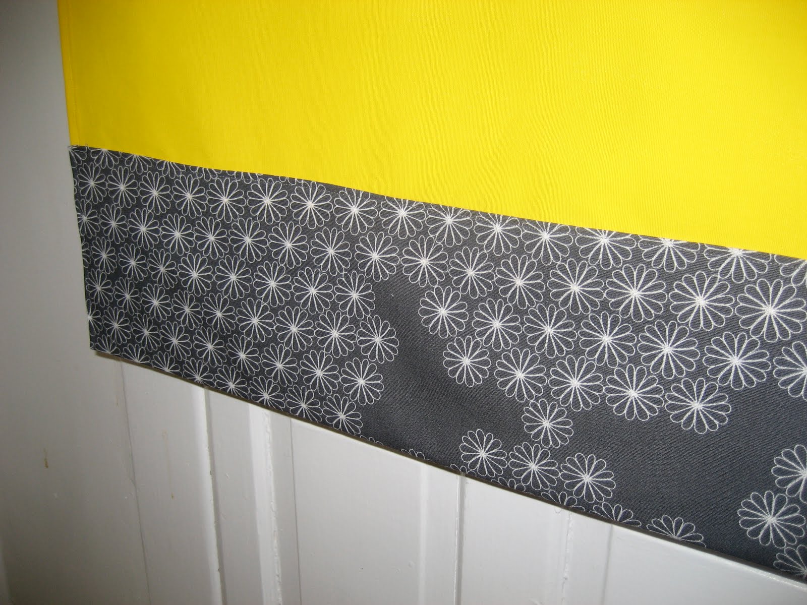 a little gray: Kitchen Curtains