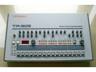 Roland TR-909 Drum Machine Papercraft