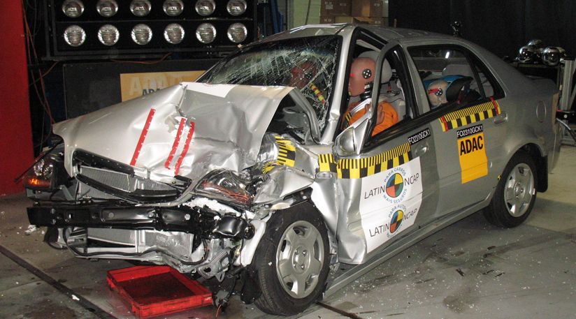 автомобиль для краш теста.