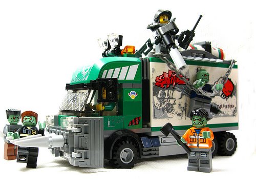 [legotrashtruck.jpg]