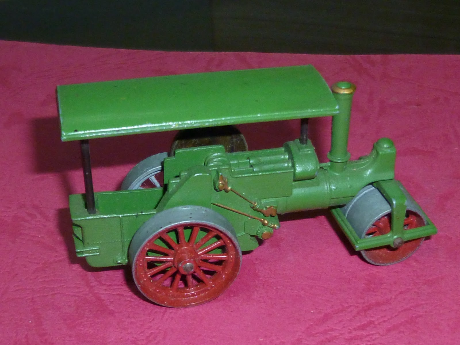 COLLECTIBLE CURIO: Lesney Vintage Matchbox Diecast Model Cars (Mixed bunch)