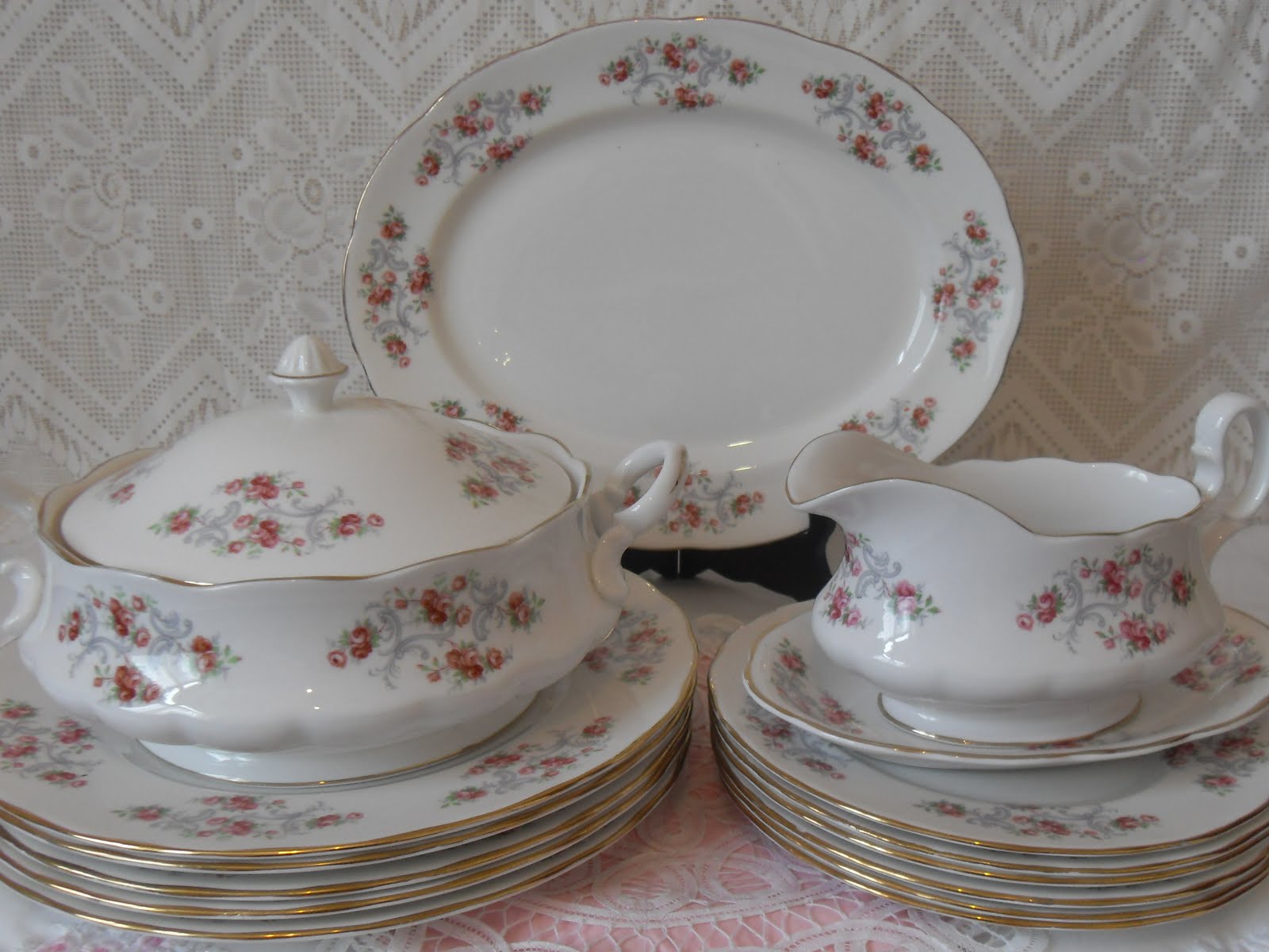 Collectible Items Gainsborough Dinner Set