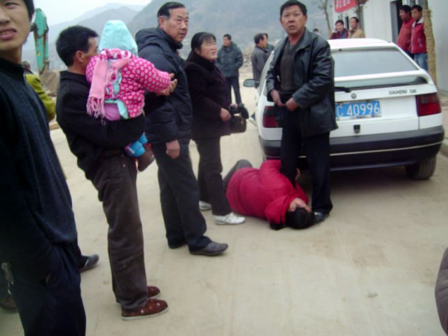 [éƒ§è¥¿è­¦å¯Ÿæ‰“äºº.jpg]
