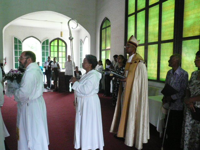 [procession.JPG]