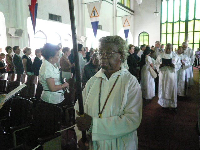 [procession2.JPG]