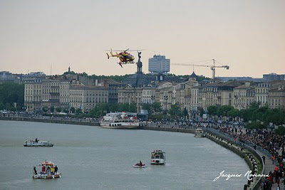 Exercice d'hélitreuillage par un hélicoptère de la Protection Civile