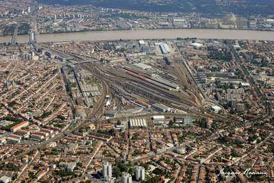 Vue aérienne du quartier Saint Jean - Belcier à Bordeaux