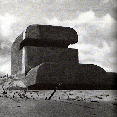 Paul+Virilio+-+bunkers+(2).jpg