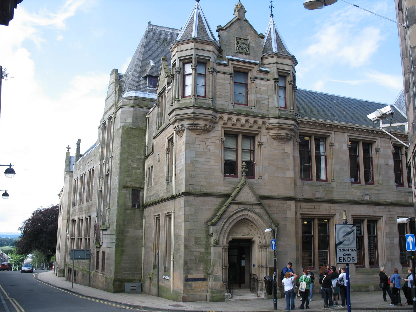 Traci Across the Pond Dunfermline Carnegie Library July 20