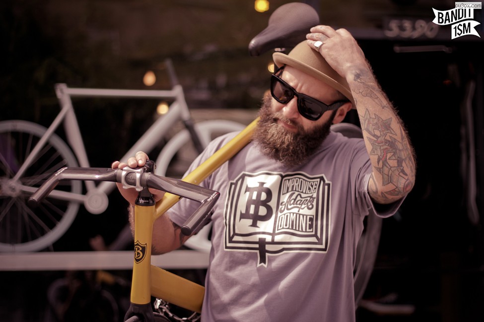 Suzuki bandit 250. Стрит suzuki bandit 400. Bandit 1. Suzuki gsf 1200 bandit. Одежда bandit.