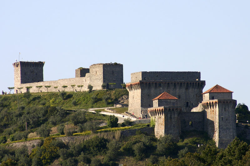 the small mediaeval town of Ourém