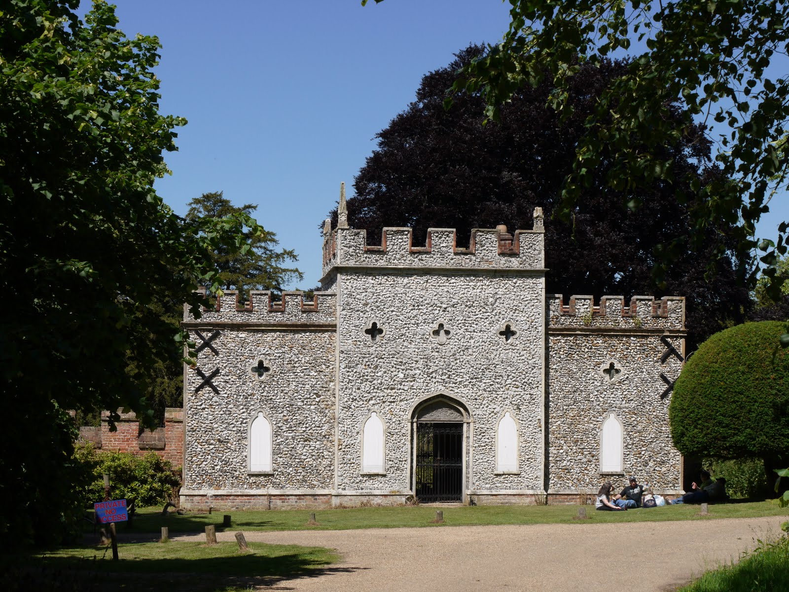 Walking in the country Hatfield House