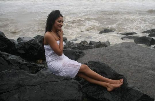 [Anjali-Pandey-wet-and-sexy-in-white-4.jpg]