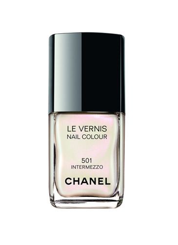 Love Chanel 1913: December 2010