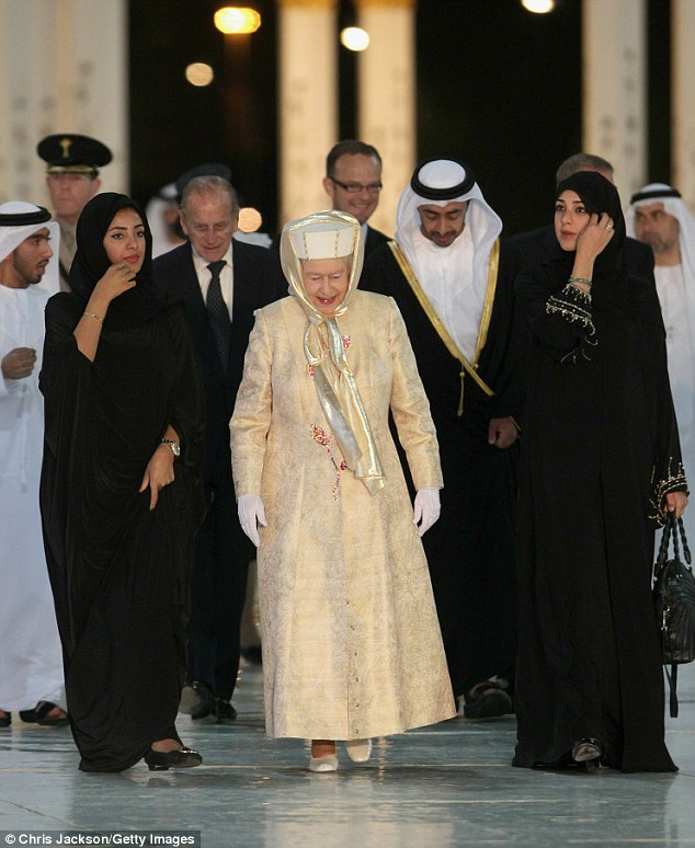 Couture Diaries The Queen Visits Abu Dhabi Mosque Shoeless!