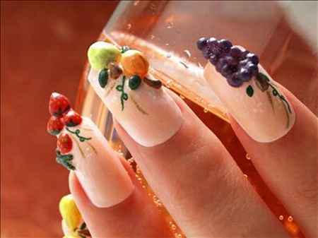 [Strange-manicure-002.jpg]