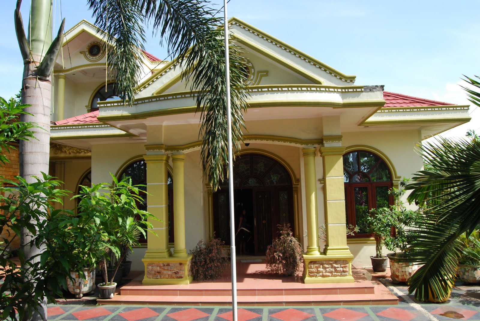 Jual Beli Cepat Rumah: Dijual Rumah Mewah Berikut Gudang 2 Lantai di